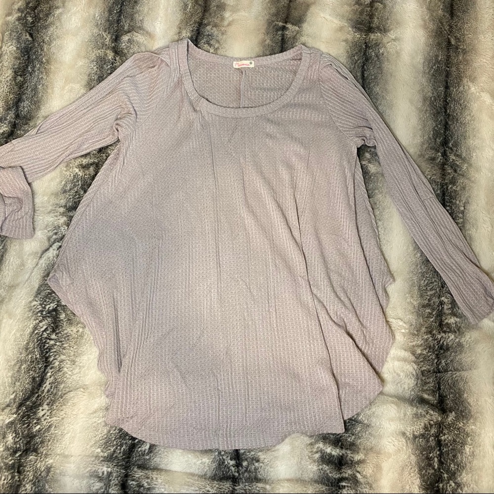 ❣️Cute flowy long sleeve!❣️
